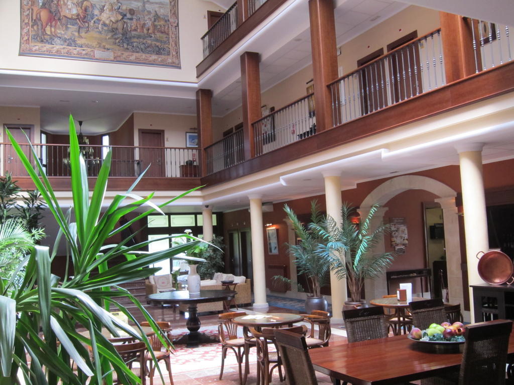La Mansion Hotel